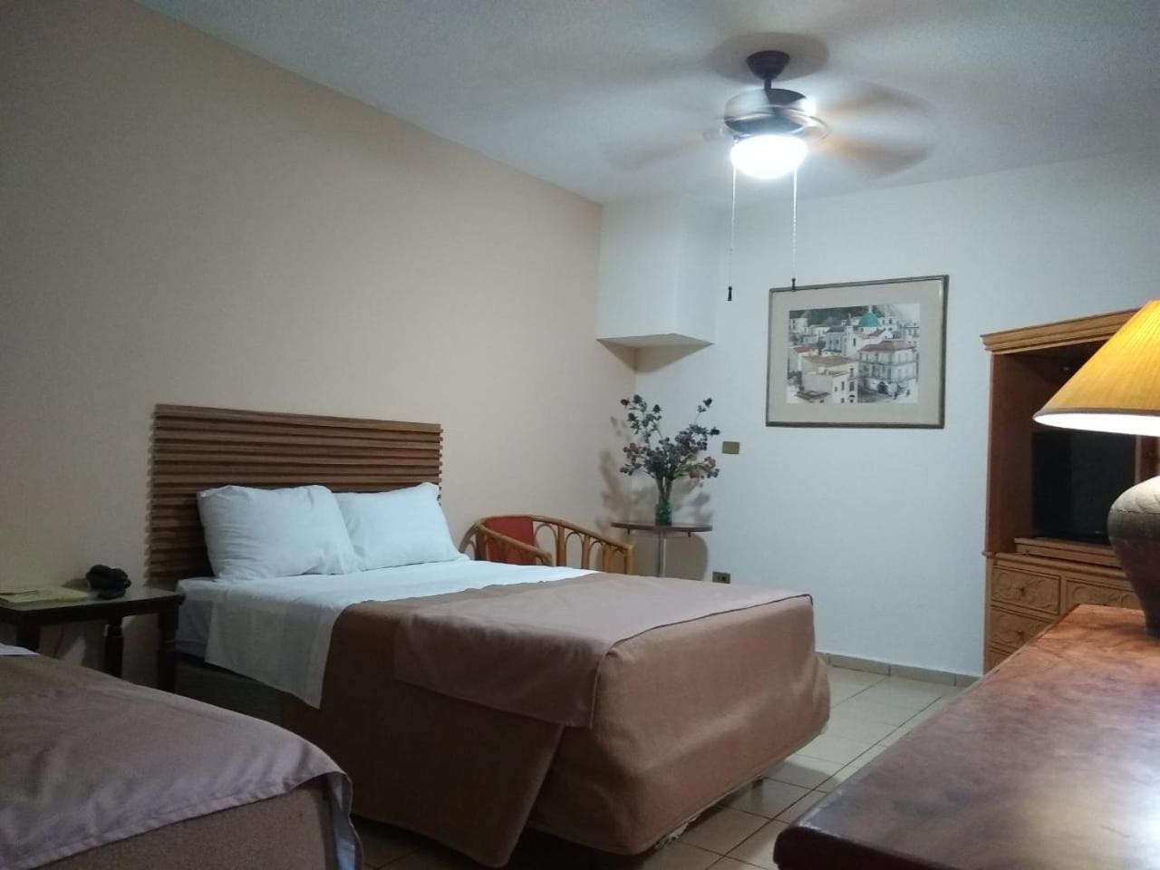 Hotel El Dorado Sabinas Εξωτερικό φωτογραφία