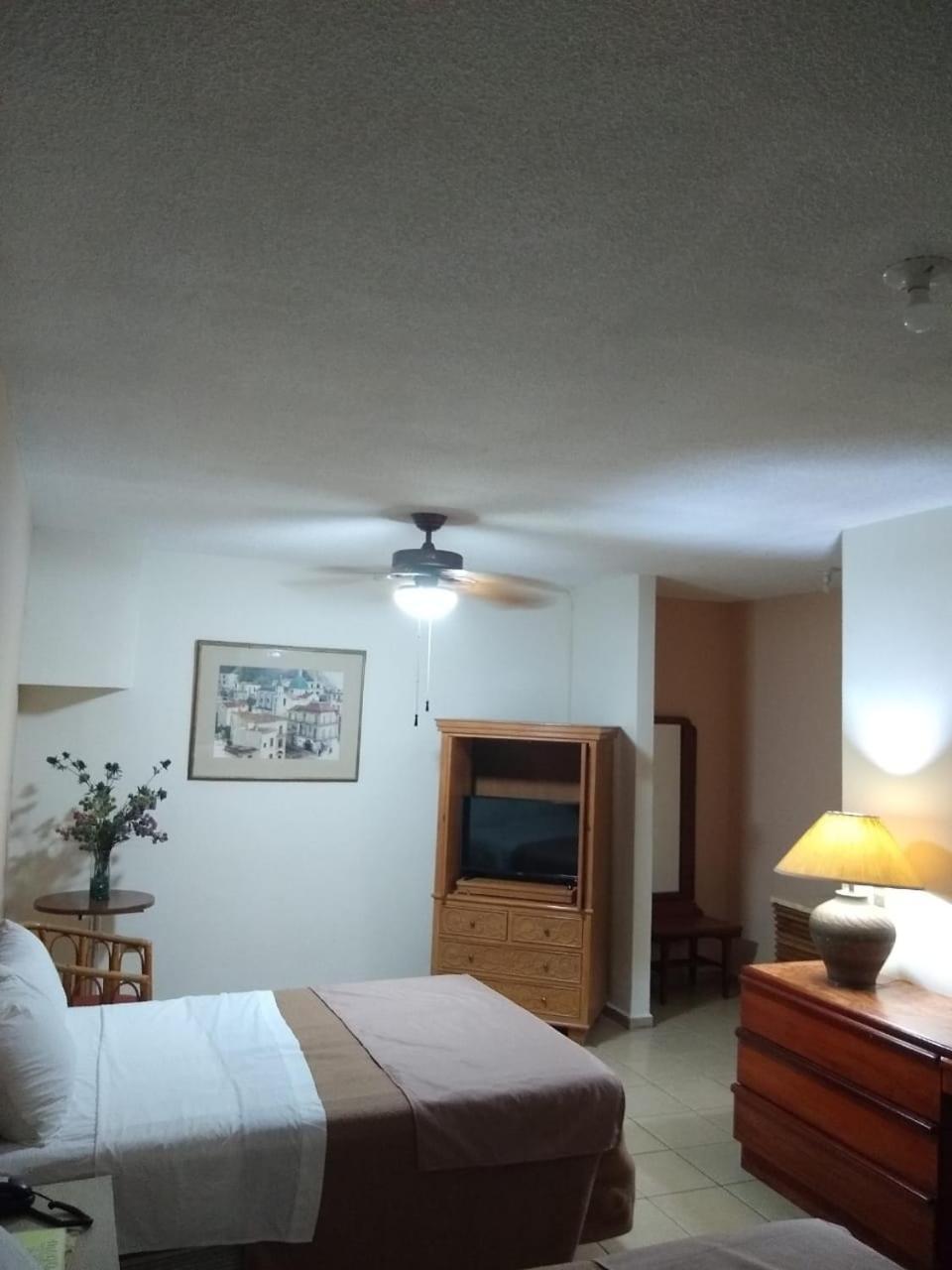 Hotel El Dorado Sabinas Εξωτερικό φωτογραφία