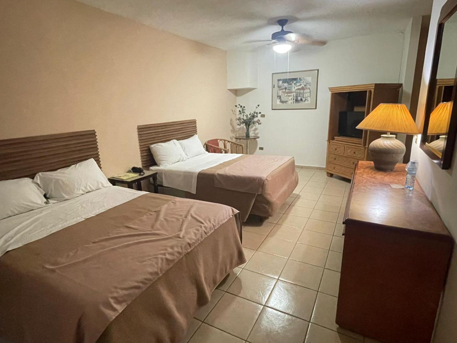 Hotel El Dorado Sabinas Εξωτερικό φωτογραφία